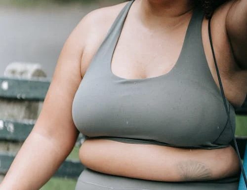 Debelost v odrasli dobi poveča možnost za nastanek raka dojk