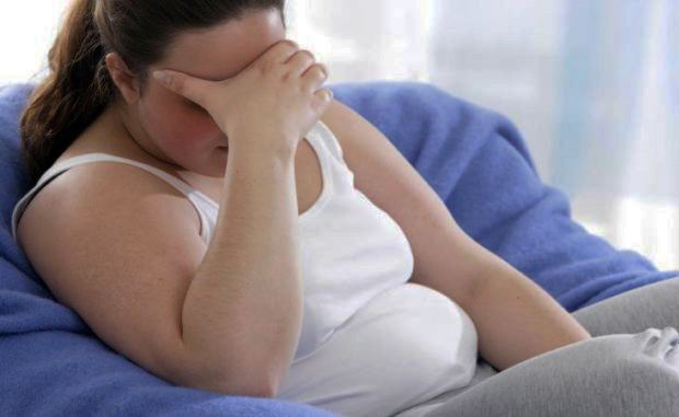 Potrjena povezava med depresijo in abdominalno debelostjo