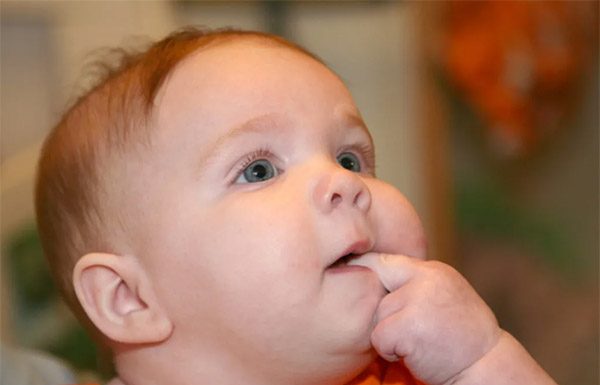 Vzrok za debelost pri otrocih je lahko pomanjkanje vitamina D