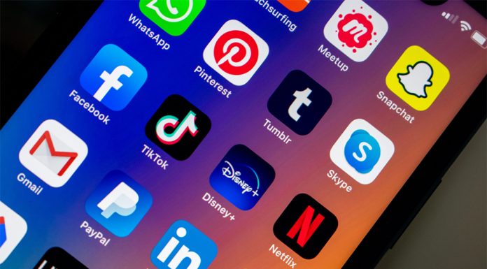 Družbena omrežja uničujejo naše družabno življenje