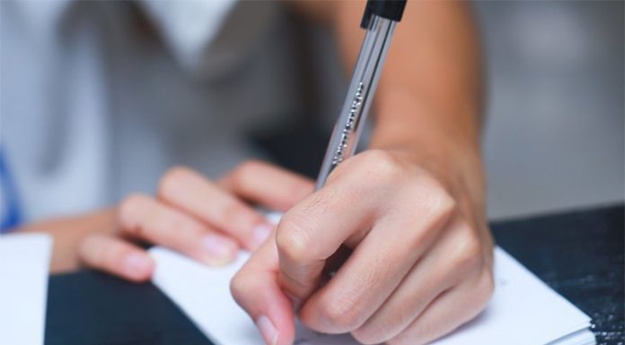 Kako to, da ste levičar ali desničar, vpliva na vaše odločitve?