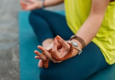 1. korak do meditiranja? Samo 2 besedi!