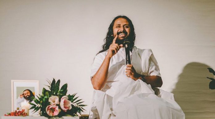 Program sreče s Swamijem Jyothirmayah