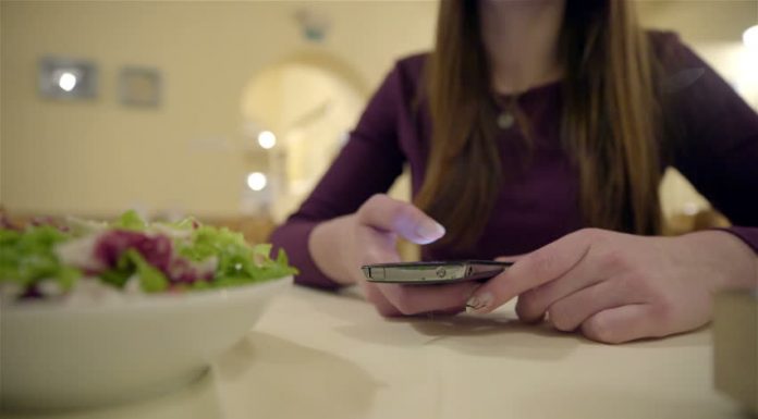 Nevarnost za vašo zvezo (in to delamo vsi)