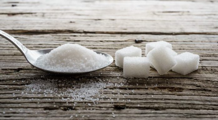 Ne le, da sladkor hrani rakave celice, celo proizvaja jih!