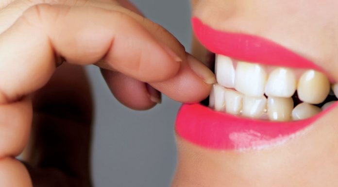 Grizenje nohtov je lahko znak perfekcionizma