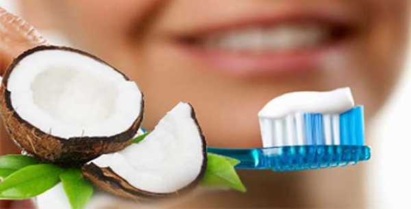 Kokosovo olje – zobna pasta prihodnosti?