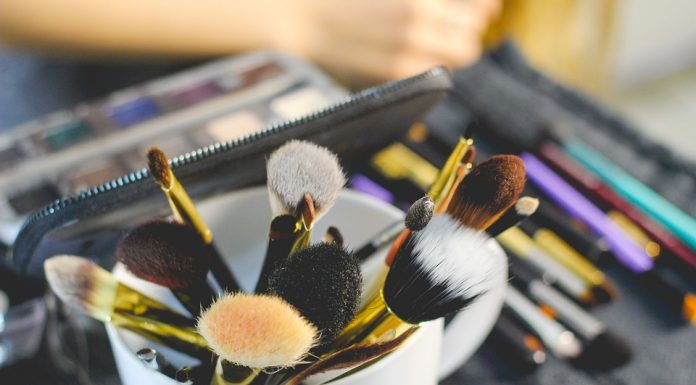 Kdaj ste nazadnje očistili kozmetično torbico?