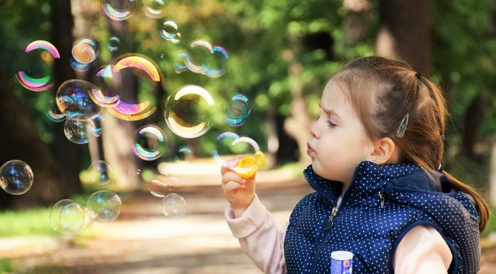 Kako vzgojiti ustvarjalnega otroka (in ne ambicioznega robota)?