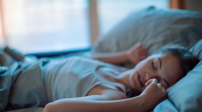 20 minut dodatnega spanca bi vam pomagalo, da se odrečete sladkarijam