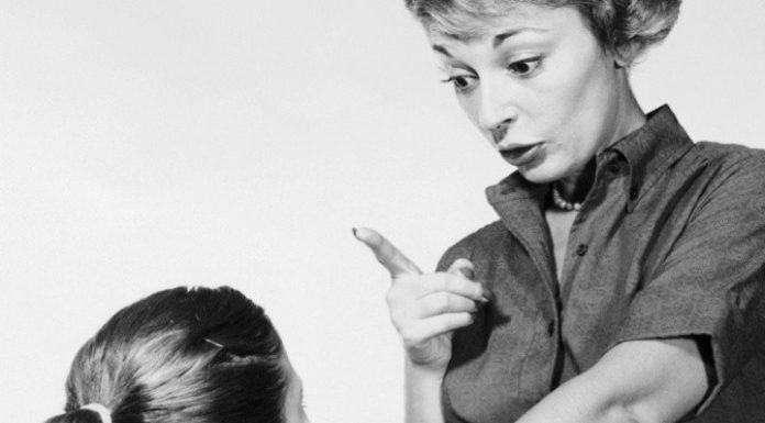 Dekleta, ki imajo strogo mamo, postanejo uspešne ženske