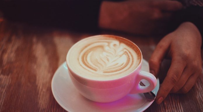 Kaj o vas razkrije vaša skodelica kave?