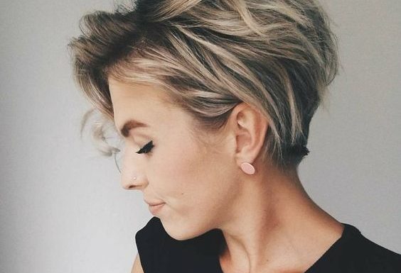 Nekaj DOBRIH razlogov, zakaj skrajšati lase (ali celo postati kratkolaska!)