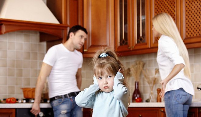Prepiri med staršema otrokom puščajo trajne posledice