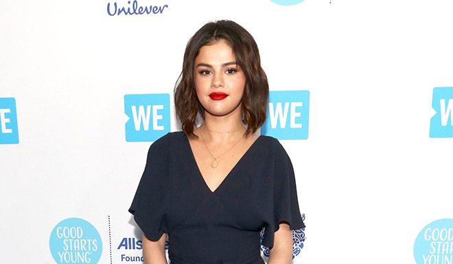 Selena Gomez očarala z nepričakovano modno kombinacijo