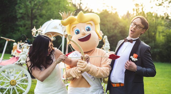 FOTO: Spoznala sta se na ona-on.com, v mesecu ljubezni dahnila “da” na Sanjski ona-on.com poroki