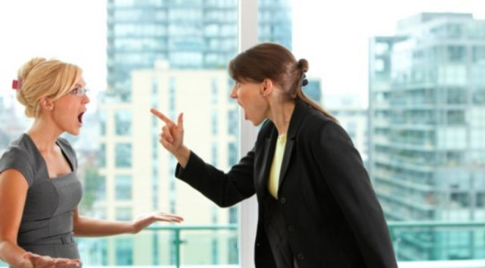 Kako prepoznati škodljivo osebo, še preden razkrije svoj obraz