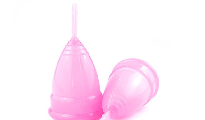 Test menstrualnih skodelic: nekatere sproščajo strupene kemikalije!