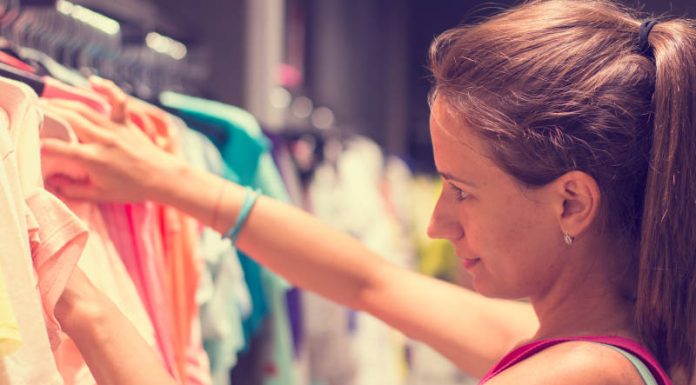 Obsedenost z nakupovanjem bi morala spadati med duševne motnje, trdijo strokovnjaki