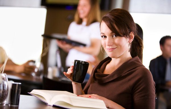 Biti sam(ski) ne pomeni, da si osamljen (v resnici je to ključ do osebne rasti)