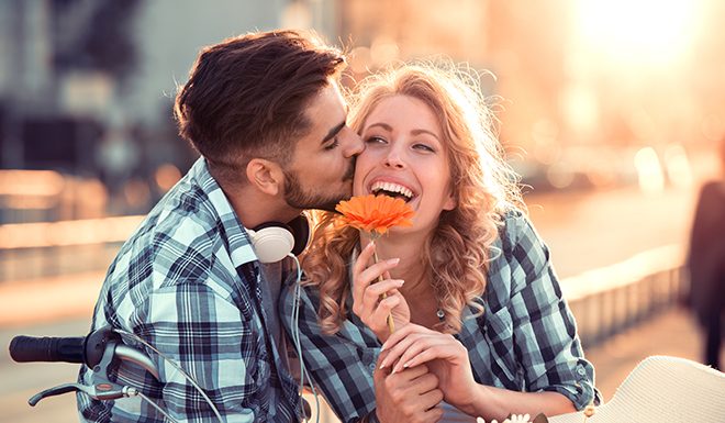 Ona-on.com svetuje: Kako zapeljati svojo spletno simpatijo?