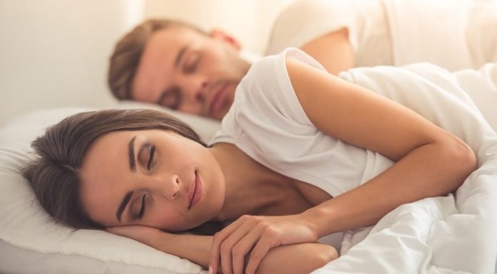 6 odbijajočih higienskih napak, ki jih ljudje počno, ko si delijo posteljo