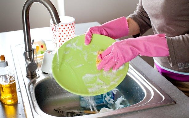 Test detergentov za pomivanje posode: so dražji (naj)boljši?