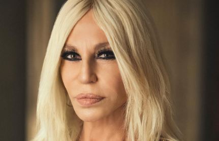 Versace je prodan za 1.8 milijarde evrov. Kdo ga je kupil?