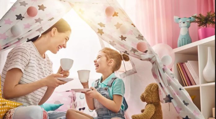 21 zabavnih stvari, ki jih lahko počnete s svojimi otroki ob slabem vremenu