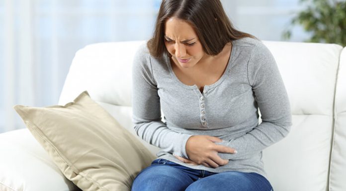 Kako lahko naravno ublažimo menstrualne krče?