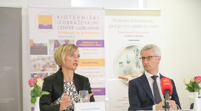 Na voljo je brezplačna učna pomoč za odrasle po 40. letu