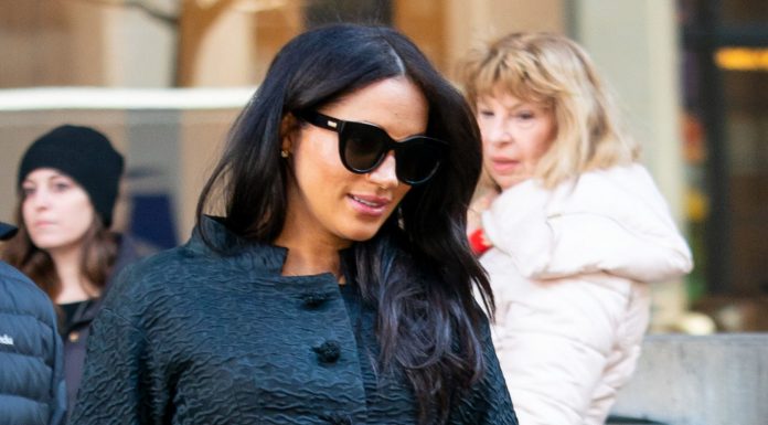 Meghan Markle presenetila s stajlingom za na letalo