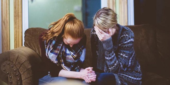 Žalujoči potrebujejo čas in tega ne smemo obsojati