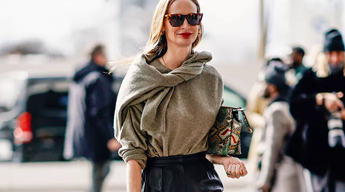 Če boste pulover nosili tako, boste odslej v trendu in tudi praktični!