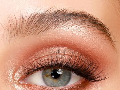 Deborah Milano predstavlja kolekcijo za urejene obrvi