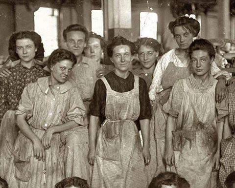 Ne boste verjeli, kaj je moške privlačilo pred 100 leti