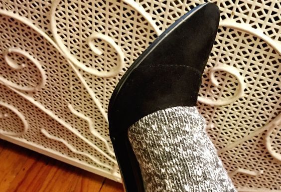 Preprost trik, s katerim boste brez težav raztegnili nove čevlje