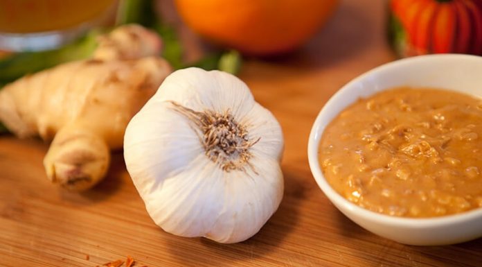 Starodavni recept proti prehladu: Juha z ingverjem in česnom