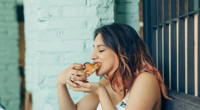 Taka hrana škoduje skoraj bolj kot kajenje