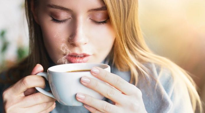 Pitje kave lahko pomaga proti depresiji