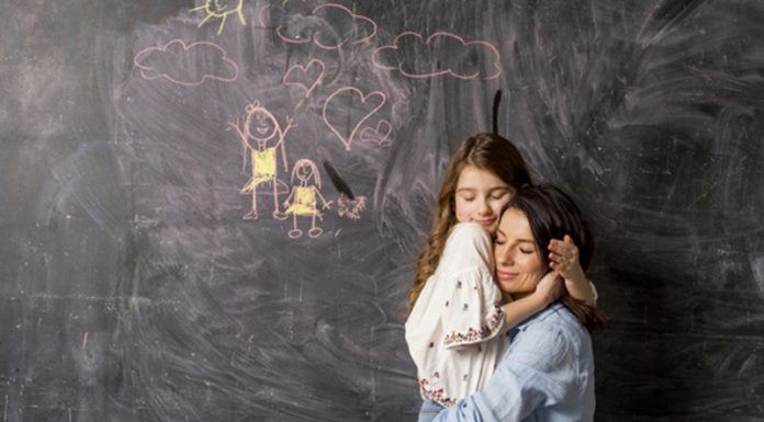 Taki so učinki objema na vašega otroka