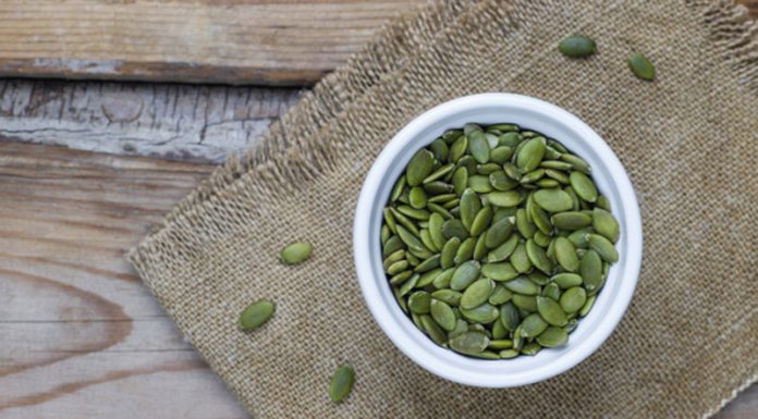 15 prigrizkov z nizko vsebnostjo ogljikovih hidratov, ki jih priporočajo nutricionisti