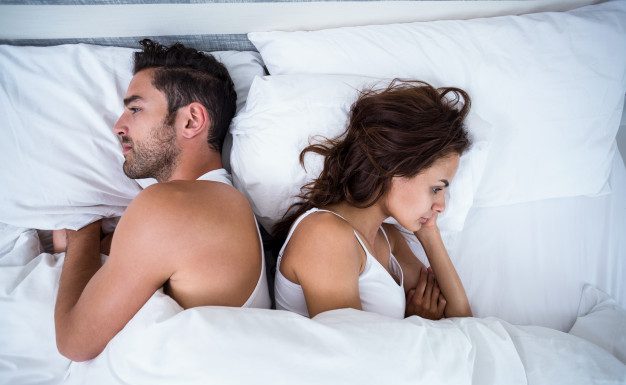 Razlogi, zakaj vas partner odriva od sebe