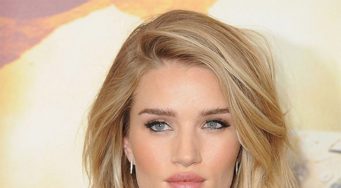 Rosie Huntington-Whiteley spregovorila o kilogramih po nosečnosti in krutih komentarjih