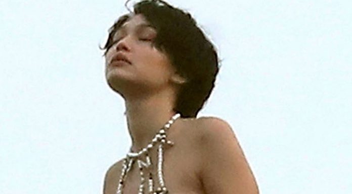 Gigi Hadid je pozirala za Chanel zgoraj brez in z lasuljo