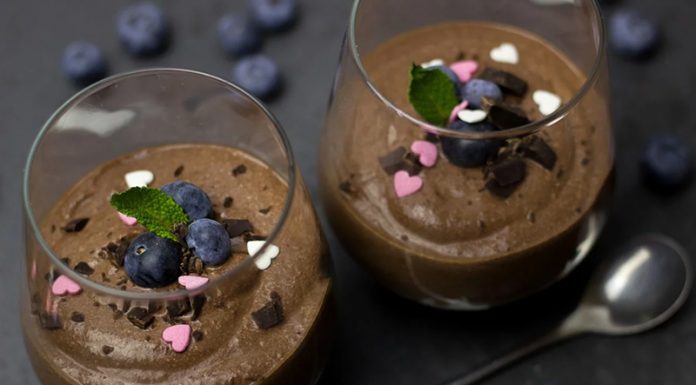 Recept: slastna veganska LCHF (keto) čokoladna pena iz le 3 sestavin