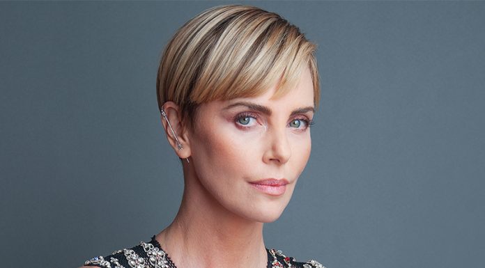 VIDEO: Charlize Theron razkrila, da jo je spolno nadlegoval slavni režiser