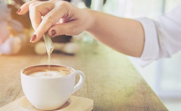 Teh živil ne uživajte, če imate vročinske oblive