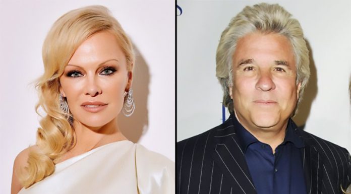 Pamela Anderson se je skrivaj poročila s 74-letnikom