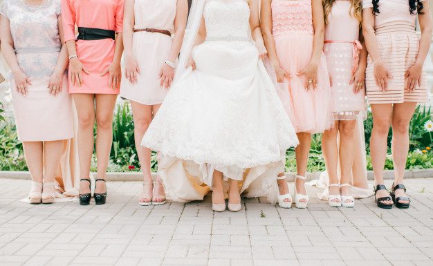 Moderne neveste namesto petk raje obujejo tole
